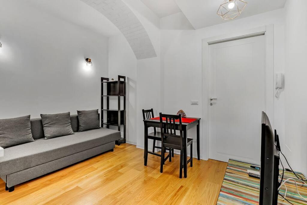 Appartamento Alessia'S Flat - San Luigi Milano Esterno foto